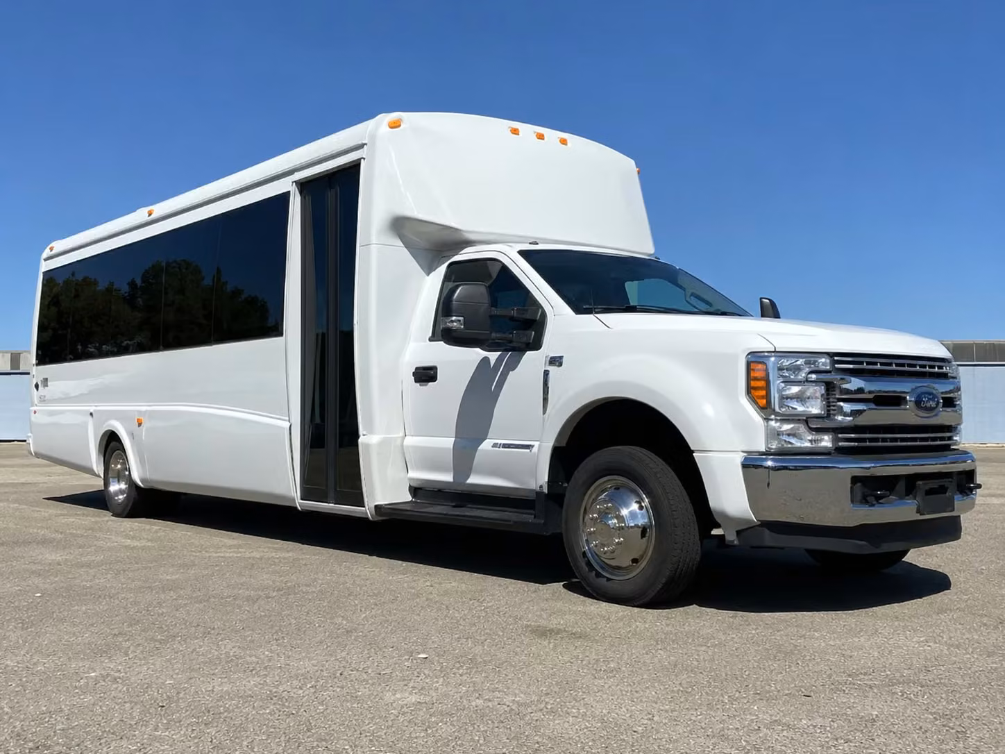 18 passenger minibus