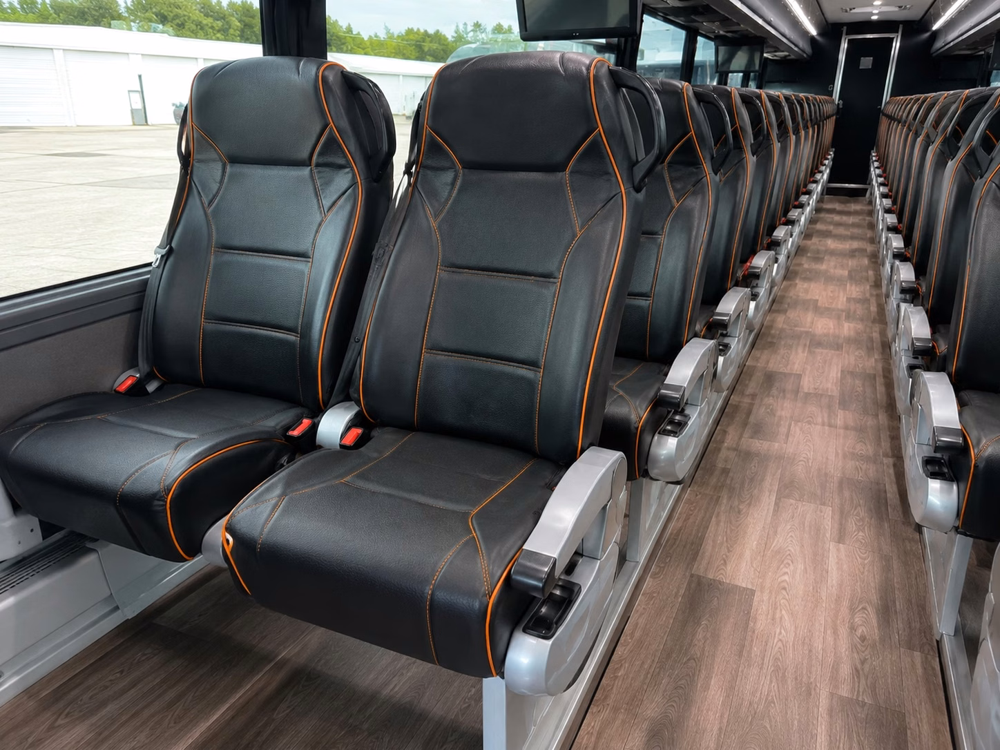 charter buses for large dallas prom groups move the whole class together